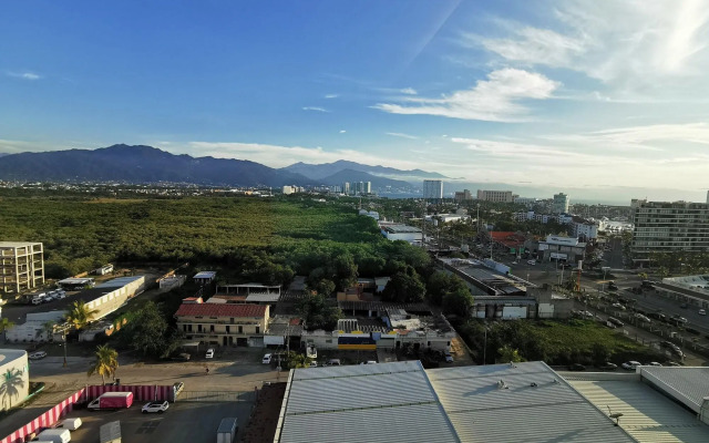 Holiday Inn & Suites Puerto Vallarta Marina & Golf by IHG