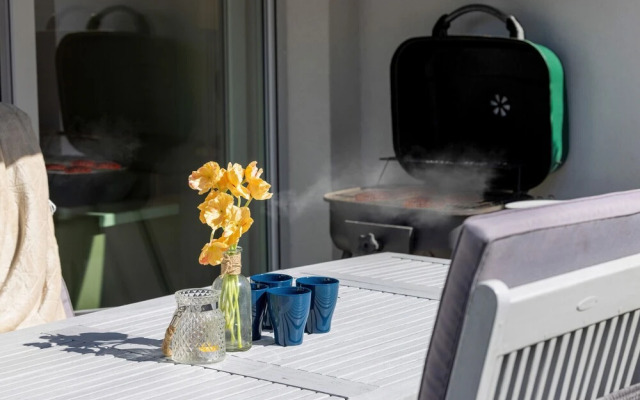 Four Seasons Apartment by Renters