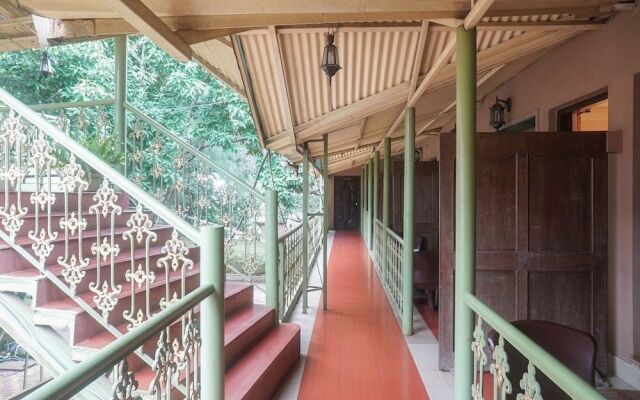 Pan Hill Hotel