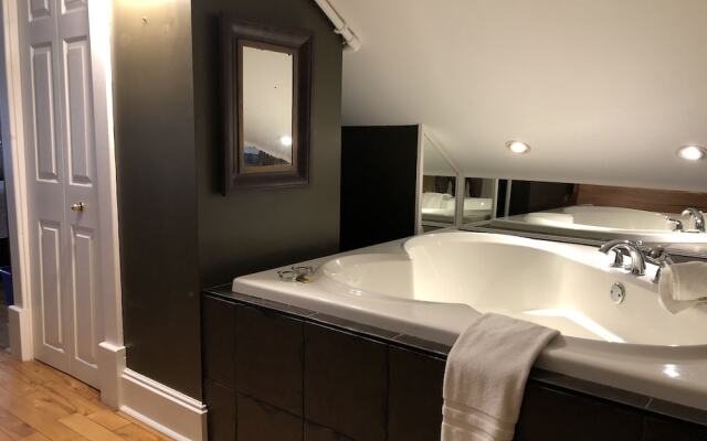 Leaside Manor by The Leaside Group