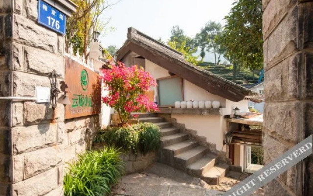 Hangzhou Yunlang Xiaoxuan (West Lake Lingyin Branch)(杭州云廊小庐(西湖灵隐店))
