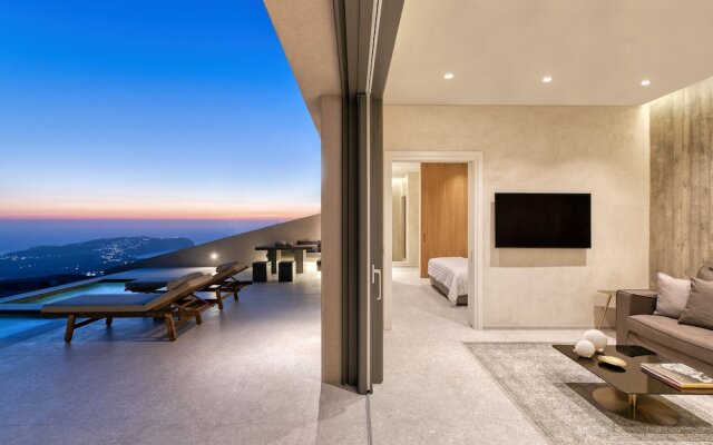Santorini Sky, Luxury Resort