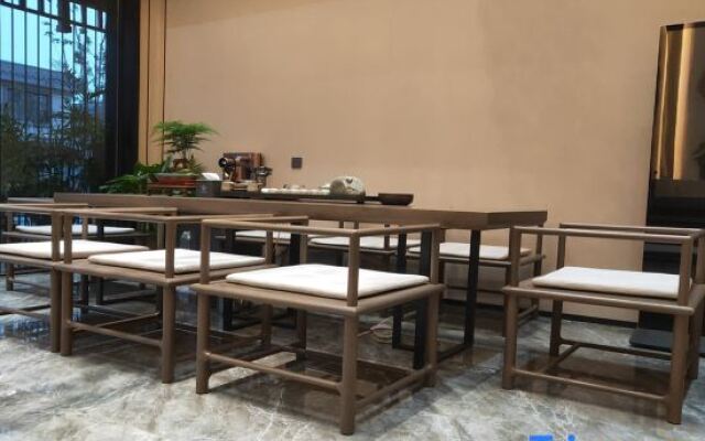 Weshang Light Residence Hotel (dengfengSongshan Shaolin Temple Scenic Spot)