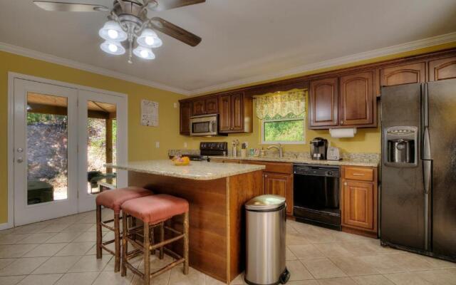 5Bedrooms*4KING BEDS*OUTSTANDING LOCATION*HotTub*