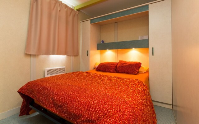 Camping Bungalows El Far