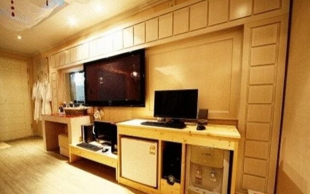 Hotel Lust