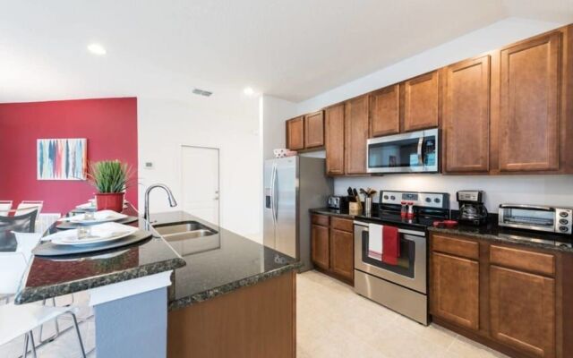 Pleasant Home Near Disney With Private Pool