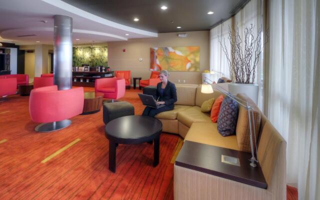 Courtyard by Marriott Medford Airport