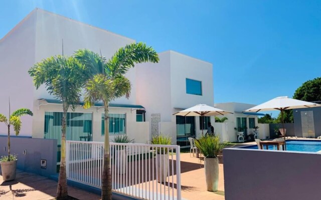 Chal com Mezanino 400m do mar e Jardim Privativo
