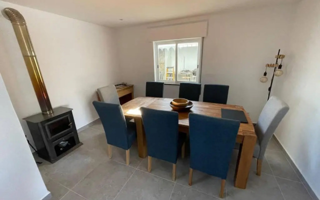 Spacious Villa. Large Rooftop. 4 Bedroom Sleeps 8