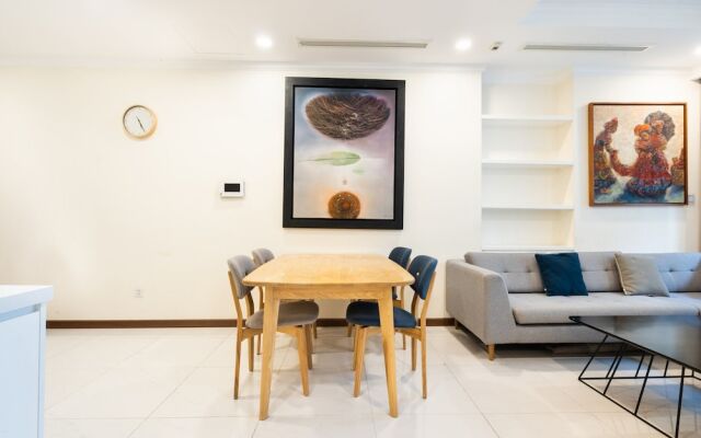 Luxury Landmark - Linh's Apartment