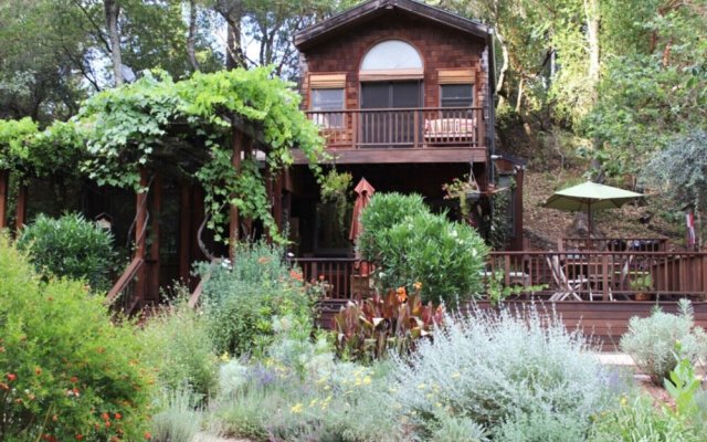 Charming House With Private Pool in Beautiful Location, Sonoma House 1008