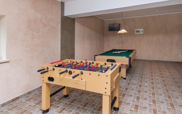 Beautiful Home in Nedescina With Wifi and 7 Bedrooms