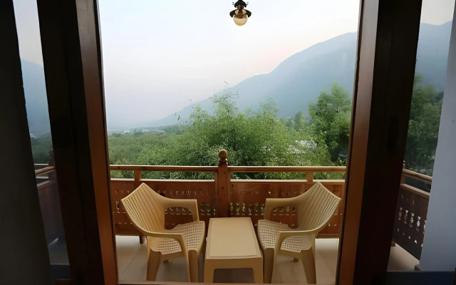 Hotel Monarch Residency