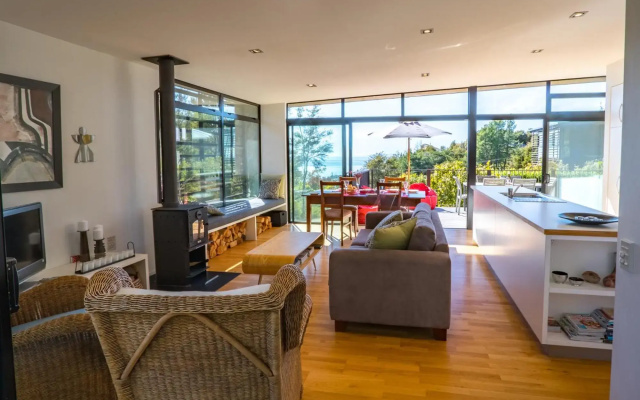 Bauhaus - Kaiteriteri Holiday Home