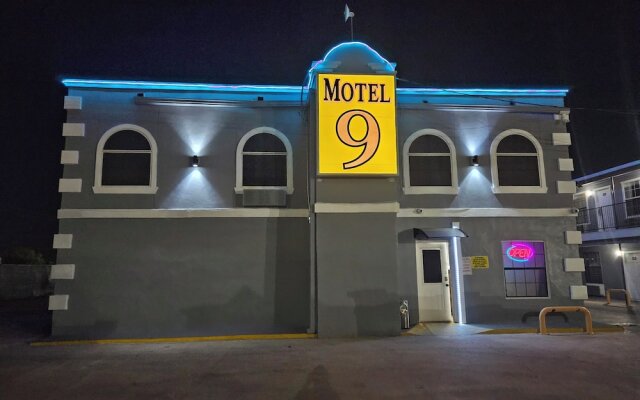 Motel 9