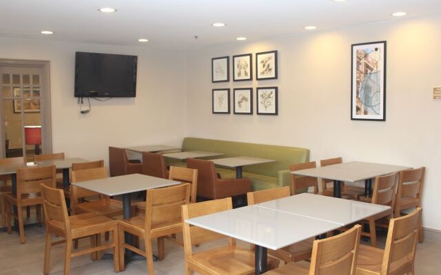 Country Inn & Suites By Carlson, Nashville, TN