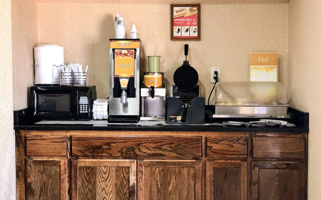 Quality Inn I-70 at Wanamaker