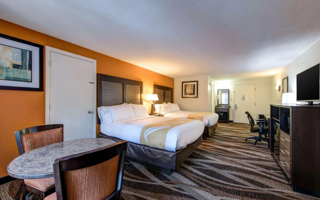 Quality Inn Creekside - Downtown Gatlinburg
