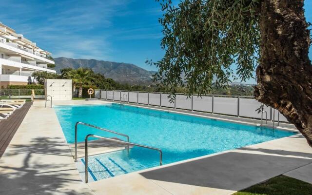 3BR Luxury Frontline Golf Elegant Corner apartment