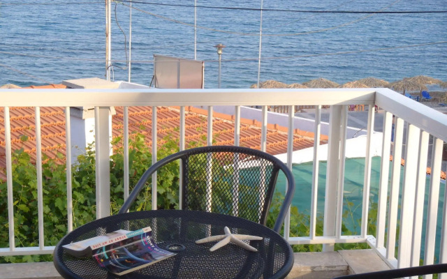 Ilioxenia Studio & Apartments