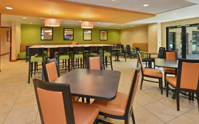 Fairfield Inn & Suites by Marriott Denver Aurora / Parker