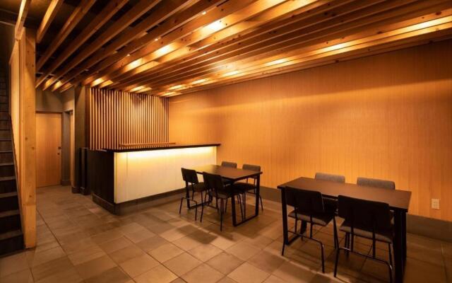 Tsumugi Tojihigashimonmae