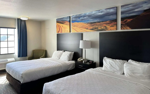 Clarion Pointe Winslow I-40