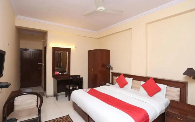 Hotel Nuova By OYO Rooms