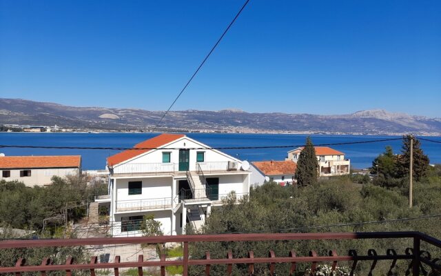 Big apt W.large Terrace&great sea View,close Beach