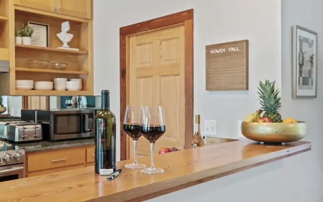 Urban Cowboy Villas - Heart of 704