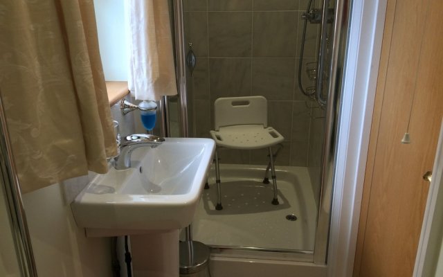 The Luxury Bluebell Apartment Suite With Wheelchair Access