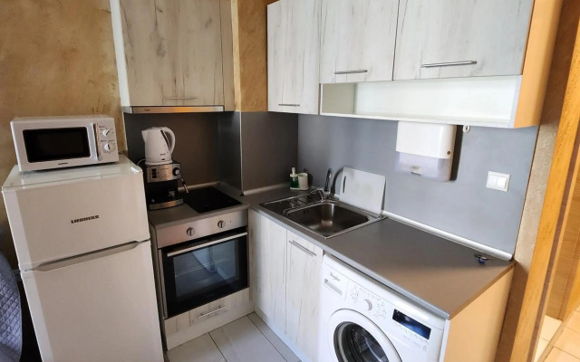 Colonel apartment 953