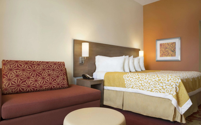 Days Inn & Suites by Wyndham Belmont