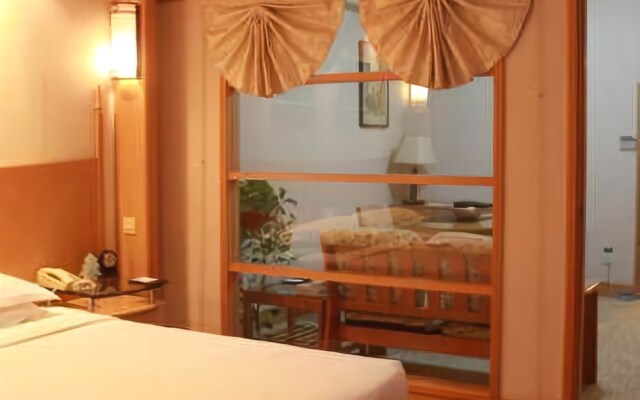 Xiong Zhen Hotel