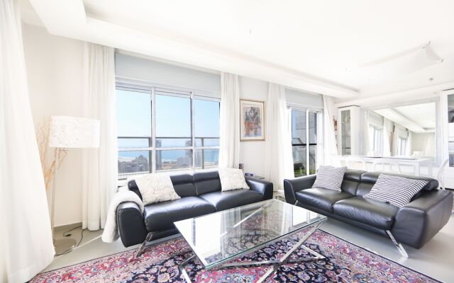Seaview Oasis Luxurious penthouse