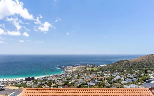 Camps Bay Nest - Townhouse With Ocean Views