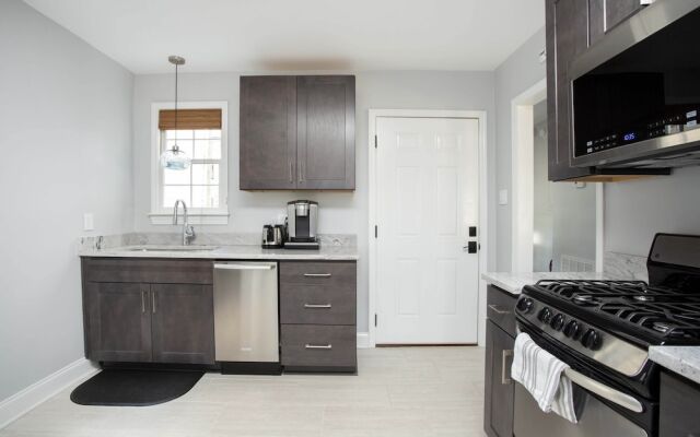 Apartment off St. Philip Walk Everywhere