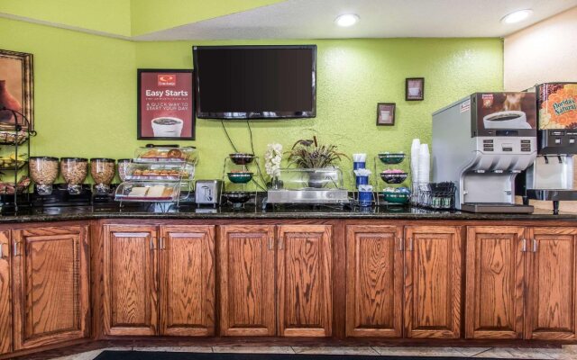 Woodridge Inn and Suites