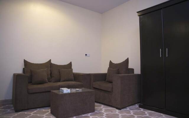 Al Eairy Furnished Apartments Qassim 4