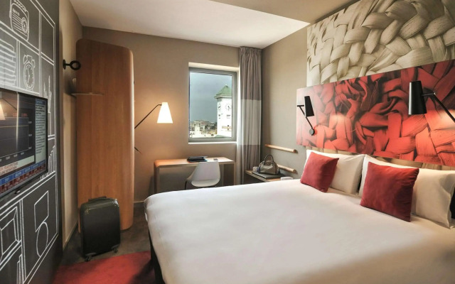 Ibis Casa-voyageurs