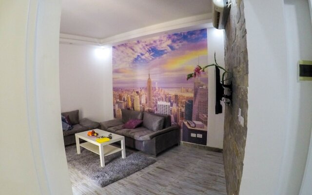 One Bedroom Apart Deep Purple by Pool