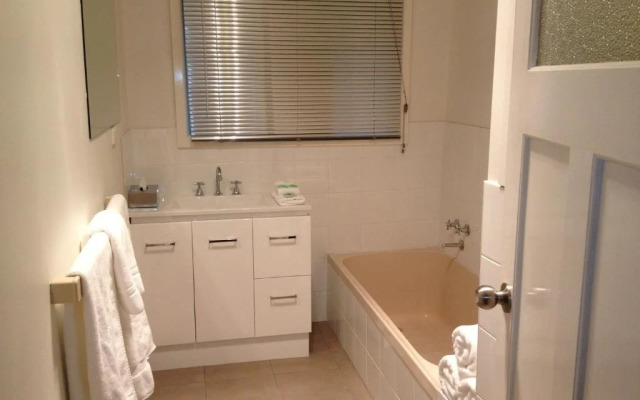 Ploughmans On Wallis, Horsham