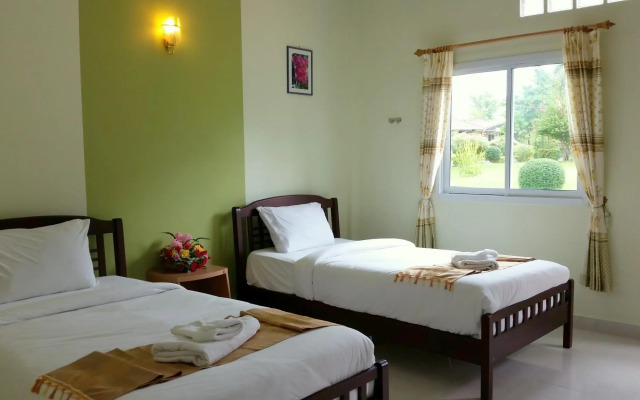 Tanaosri & Creekside Resort