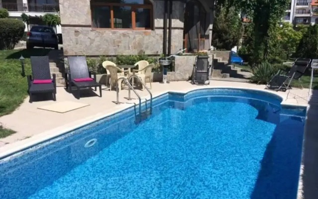 Honeypot Villa