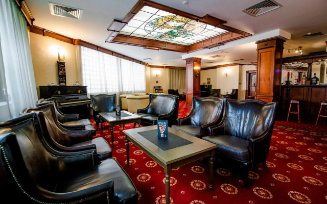 Hotel Golden House