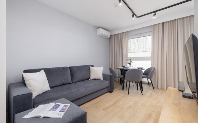 Bright Apartment Kraków by Renters