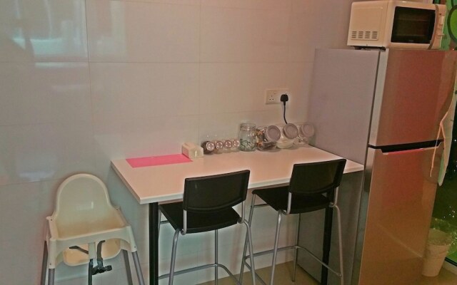 Hello Kitty Signature Suite