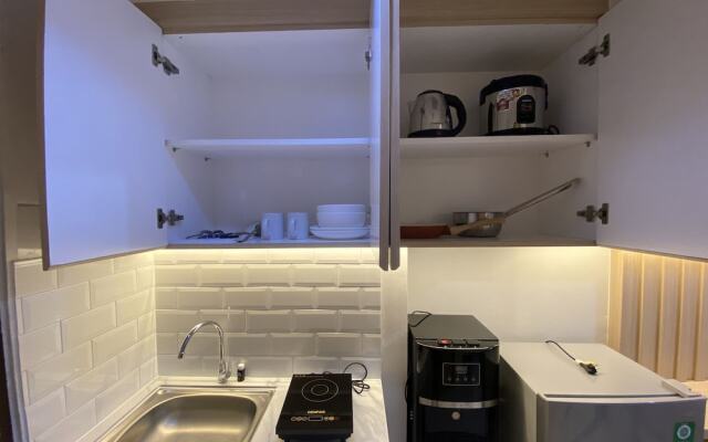 Fancy And Nice Studio At The Alton Apartment