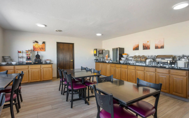 Quality Inn & Suites Fillmore I-15